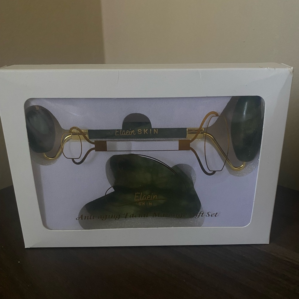 Matcha Green Gua Sha and Jade Roller Tool Set